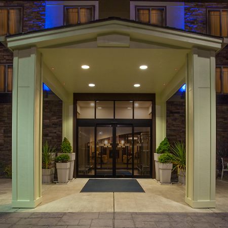 Holiday Inn Express Newport By Ihg Dış mekan fotoğraf