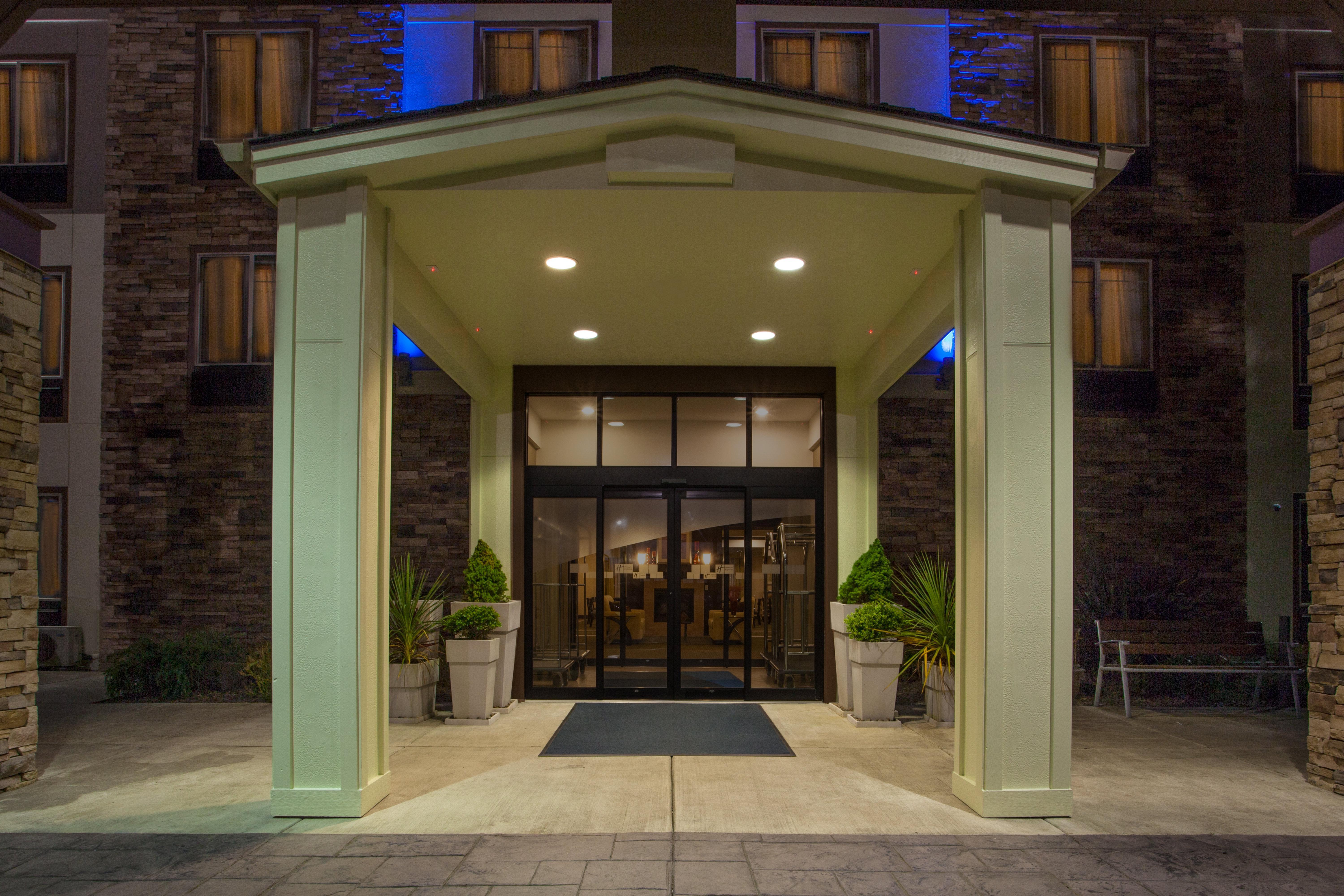 Holiday Inn Express Newport By Ihg Dış mekan fotoğraf