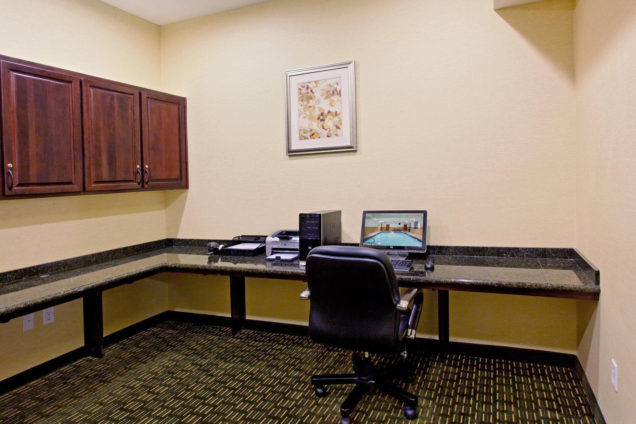 Holiday Inn Express Newport By Ihg Dış mekan fotoğraf