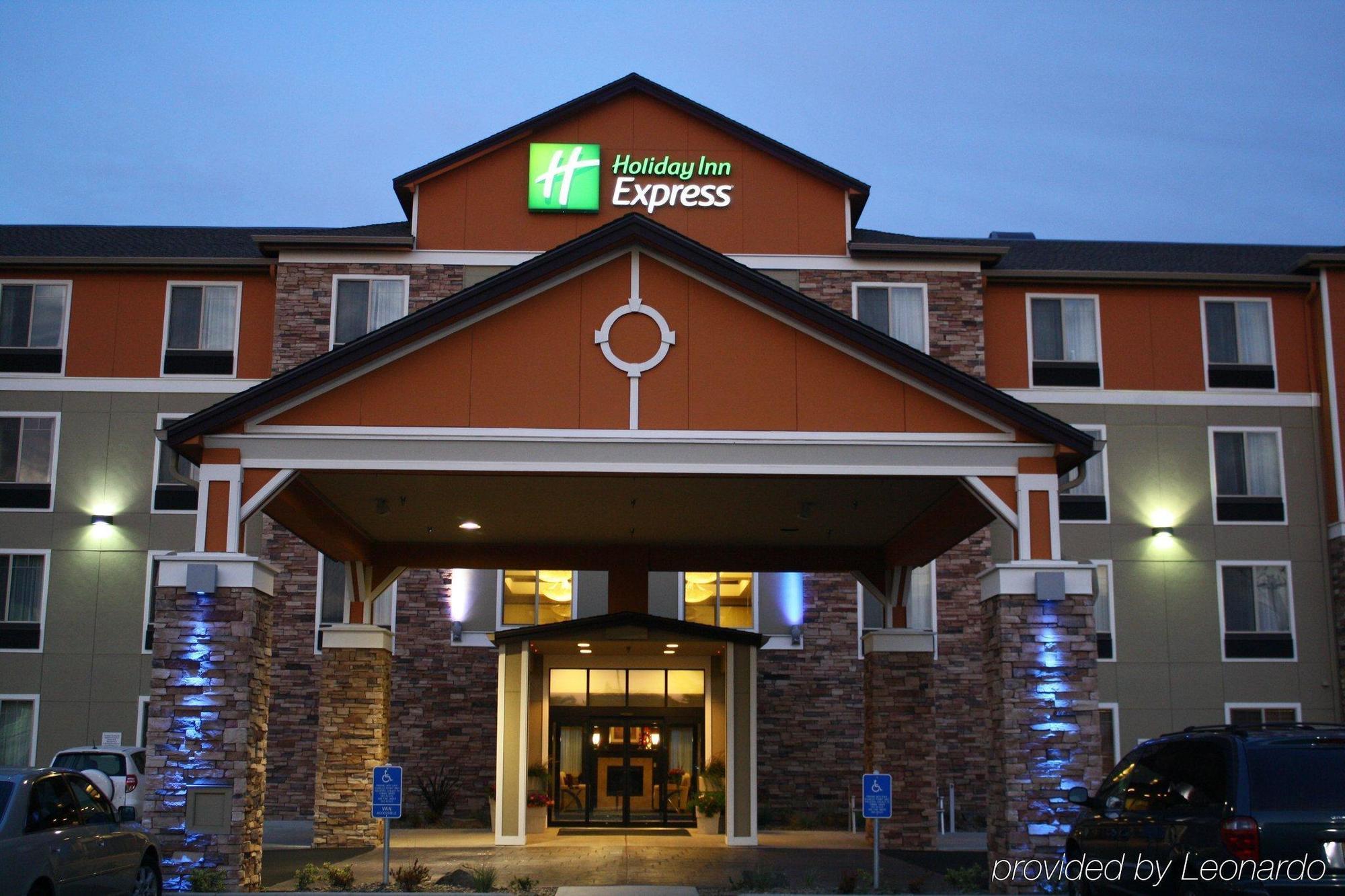 Holiday Inn Express Newport By Ihg Dış mekan fotoğraf
