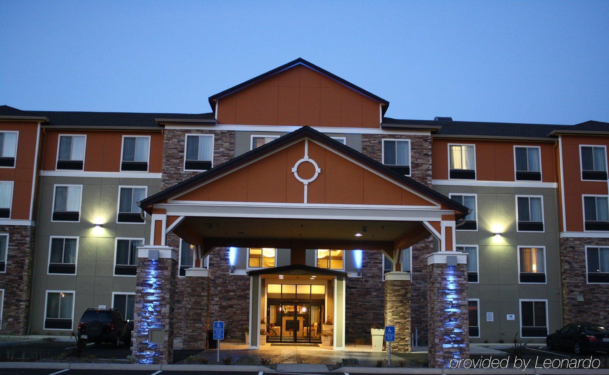 Holiday Inn Express Newport By Ihg Dış mekan fotoğraf
