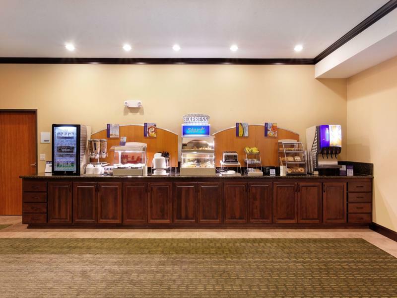 Holiday Inn Express Newport By Ihg Dış mekan fotoğraf